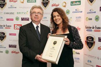 ShelfLife publisher John McDonald presents the runner-up certificate for the Gold Award (Stores 2,000 to 4,000 sq ft) to Suzanne Weldon, BWG, on behalf of Spar, Clane Road, Celbridge