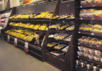 Storefit solution – Maximising visual impact in-store enhances the shopping experience and impulse purchase opportunities. Furthermore, it is also important to allocate food-to-go concepts appropriately, and achieve the correct product mix and flow
