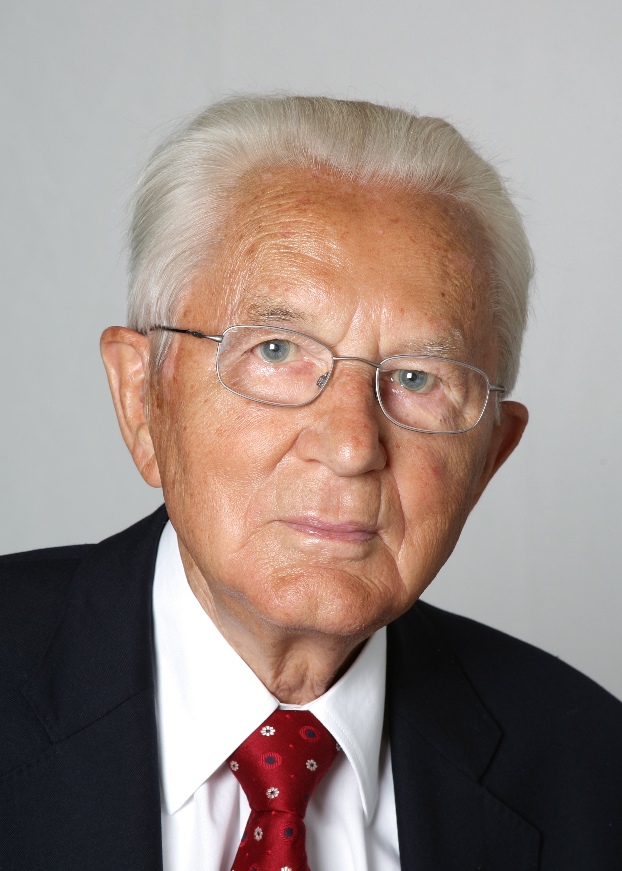 Aldi founder Karl Albrecht has passed away aged 94