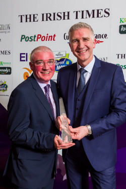Fran Walsh, circulation and audience director, The Irish Times, presents the National Retail Manager 2014 Award to Paul Dunne of SuperValu, the Pavilions Shopping Centre, Dublin