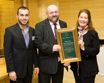 From left: Ferdi Et and Fergus O’Mahony (proprietor) of Mary Ann’s Bar & Restaurant, Castletownshend, Co Cork, receive the Pub of the Year Award 2012 from Georgina Campbell at the Georgina Campbell Awards in Bord Bia, Dublin.
