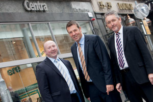Alan Dickenson, store owner, Centra Lower Abbey Street, Ian Allen, Centra sales director and Joe O’Farrell, store qwner, Centra Lower Abbey Street at the official opening
