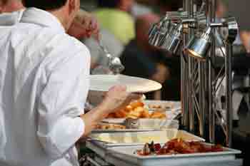 Introducing new legislation forcing restaurants to display calorie counts on their menus will cost the industry &euro;110 million or &euro;5,000 per year per restaurant, says the Restaurants Association of Ireland.