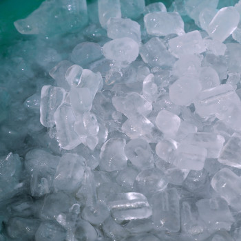 Tesco Ireland has reported sales of 66,000 bags of ice over the last two weeks