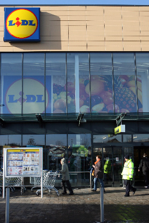 In 2012, Lidl closed more stores in France than it opened