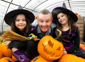 Pia McAllister, 5,  Beau Rose Garratt, 6, and Oisin O’Gradaigh, Keelings, announce SuperValu’s plans to sell 85,000 pumpkins this Halloween