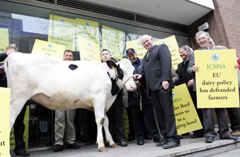 Farmers voicing their unhappiness over EU dairy poilcy in Dublin. It now appears dairy farmers are facing yet further woes - with the news that one of Ireland's major milk processors gave farmers just six days to repay their debts