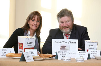 Dr. Mary Flynn, chief specialist, Public Health Nutrition, FSAI and Dr. James Reilly, Minister for Health, discuss the best way of putting calorie information on Irish menus at the FSAI's recent national consultation