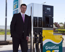 Ray O&rsquo;Sullivan, Great Gas MD, with Tokheim Quantium Dispenser and integrated &lsquo;Crypto VGA&rsquo; payment terminal