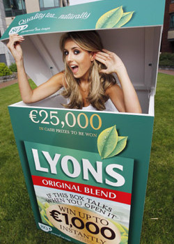 Talking tea boxes hit the streets of Dublin to launch the new ‘Lyons talking tea boxes’ competition