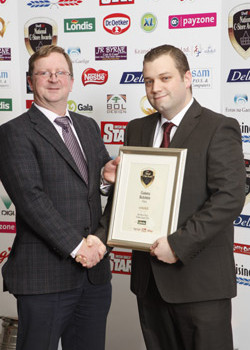 Joe O’Connor, ADM Londis, presents the award for Best New C-Store Product Launch 2010 to Shane O’Sullivan, Mars Ireland, for its winning product, Galaxy Bubbles