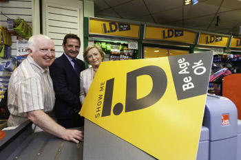 Shop owner, Jimmy Farrell, JTI general manager, John Freda and the Minister for Children and Youth Affairs, Frances Fitzgerald, highlight the campaign