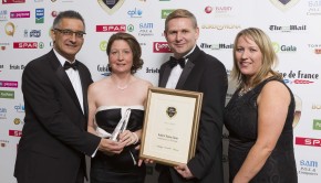  David Vaz of The Irish Daily Mail presents theGold National Award for Stores Less than 2,000 sq ft to Eddie and Annette Tobin and Marrian McGarrigle of Tobin’s Topaz/Spar, Letterkenny, Co. Donegal
