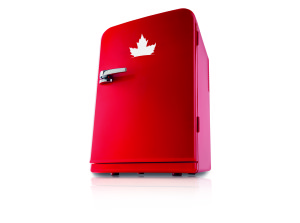 An on-pack promotion gave consumers an opportunity to win more than 4,000 prizes, including a Canadian trip of a lifetime and Molson Canadian SMEG fridges