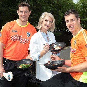 Yvonne Connolly with Tipperary Hurler, Seamus Callanan and Mayo footballer Lee Keegan at The Kelloggs Gaa Cul Camps Breakfast Cook-Off