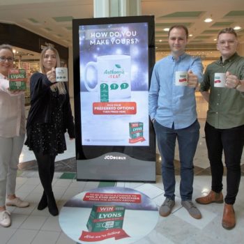 Ann Marie Finucane, Unilever; Rachel Murtagh, Kinetic; Rory Sweeney, Mindshare; Jane Butler, JCDecaux help to mark Lyons' new digital campaign