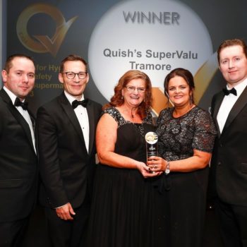 Irene Collins Managing Director of EIQA pictured with Ian Mulvaney, Shelflife Magazine with Q award winners Cormac Quish, Tracey Donoghue and Aidan Bourke from Quish's SuperValu Tullamore