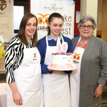 Sarah Clifford, 15, with judges Catherine Leyden, right, and Imelda McCarron