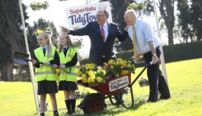 SuperValu MD Martin Kelleher and his helpers launch the 2019 Tidy Towns competition