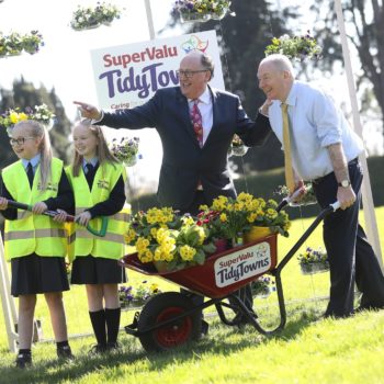 SuperValu MD Martin Kelleher and his helpers launch the 2019 Tidy Towns competition